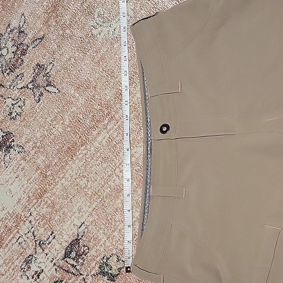 The North Face Tan Women's Polyester Elastane Zip Front 5 Pocket Shorts - Size 6 - Picture 5 of 11